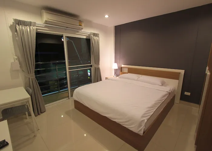 Hostel Napaville Huai Khwang