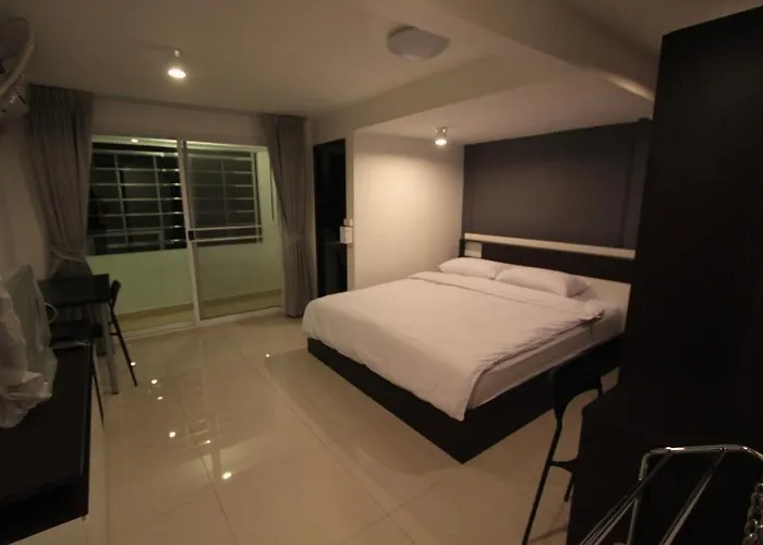 Napaville Huai Khwang Hostel Bangkok