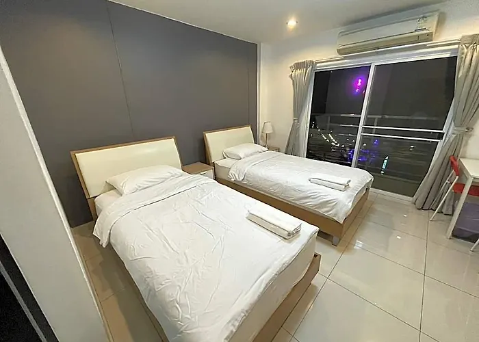 Napaville Huai Khwang Hostel *