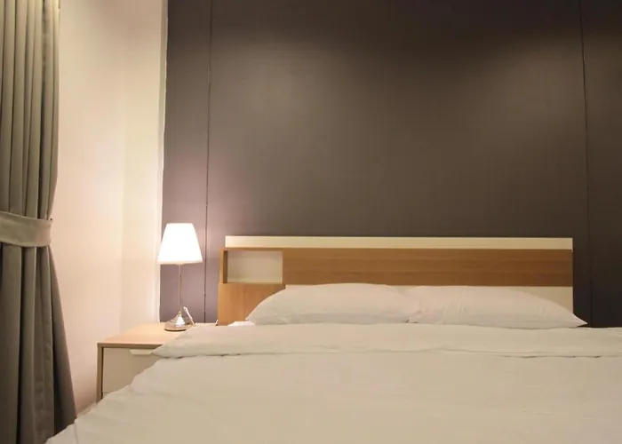 Napaville Huai Khwang Hostel *